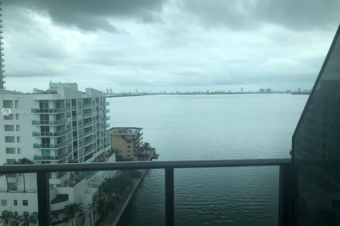 Condo in Miami, Florida, 1 bedroom  № 1868021 - photo 6