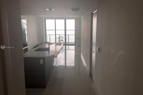 Condo in Miami, Florida, 1 bedroom  № 1868021 - photo 14