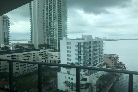 Condo in Miami, Florida, 1 bedroom  № 1868021 - photo 12
