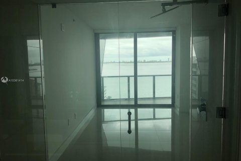 Condo in Miami, Florida, 1 bedroom  № 1868021 - photo 7
