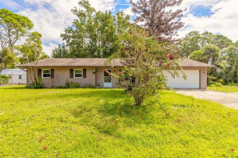House in Edgewater, Florida 3 bedrooms, 112.32 sq.m. № 2347085