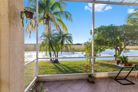 Villa ou maison à louer à Pembroke Pines, Floride: 3 chambres, 175.49 m2 № 2051551 - photo 29