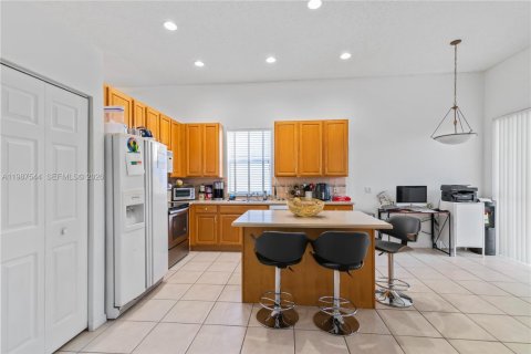 Villa ou maison à louer à Pembroke Pines, Floride: 3 chambres, 175.49 m2 № 2051551 - photo 10