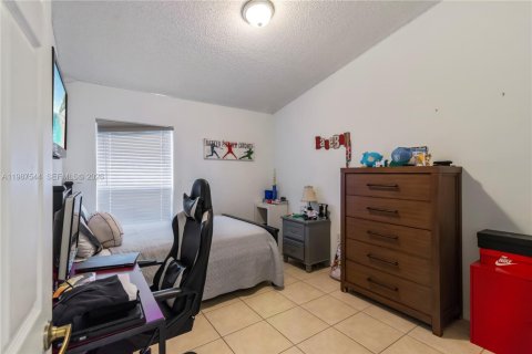 Villa ou maison à louer à Pembroke Pines, Floride: 3 chambres, 175.49 m2 № 2051551 - photo 26