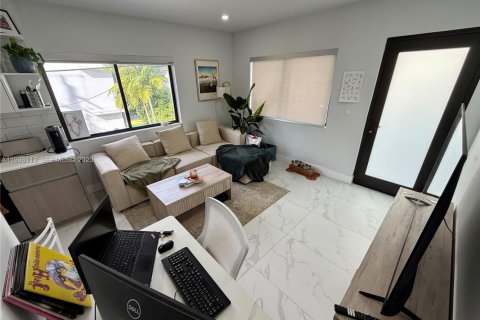 Apartment in Miami Beach, Florida 1 bedroom № 1994298 - photo 1