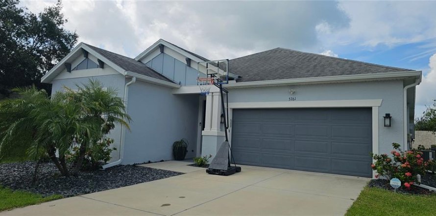 Casa en Sarasota, Florida 4 dormitorios, 221.94 m2 № 1879953