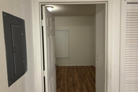 Condo in Orlando, Florida, 1 bedroom  № 1910071 - photo 6