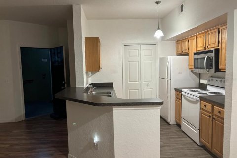 Condo in Orlando, Florida, 1 bedroom  № 1910071 - photo 4