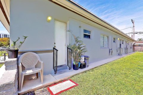 Appartement à louer à Miami, Floride: 1 chambre, 426.24 m2 № 1996592 - photo 14