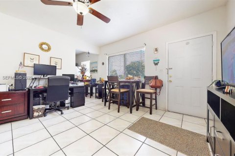 Appartement à louer à Miami, Floride: 1 chambre, 426.24 m2 № 1996592 - photo 7