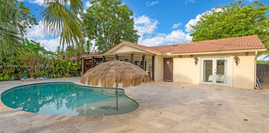 House in Margate, Florida 3 bedrooms, 106.47 sq.m. № 1752597