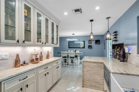 House in Margate, Florida 3 bedrooms, 106.47 sq.m. № 1752597 - photo 14