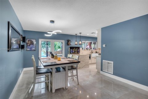 House in Margate, Florida 3 bedrooms, 106.47 sq.m. № 1752597 - photo 8