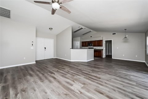 House in Lakeland, Florida 3 bedrooms, 130.9 sq.m. № 1905098 - photo 4