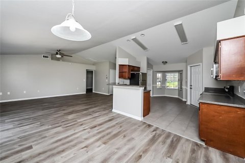 House in Lakeland, Florida 3 bedrooms, 130.9 sq.m. № 1905098 - photo 5