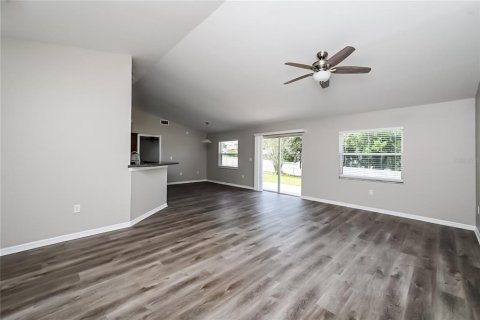 House in Lakeland, Florida 3 bedrooms, 130.9 sq.m. № 1905098 - photo 3