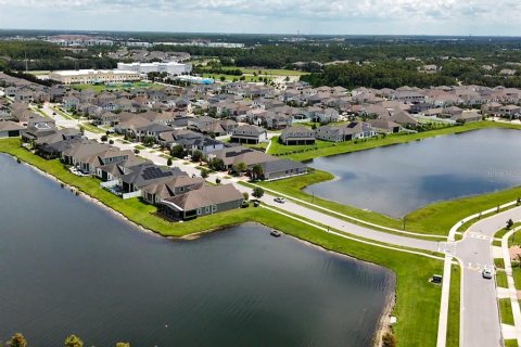 Villa ou maison à vendre à Kissimmee, Floride: 3 chambres, 148.92 m2 № 2122312 - photo 4