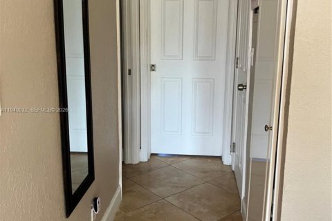 Appartement à louer à Hallandale Beach, Floride: 1 chambre, 58.53 m2 № 1998057 - photo 3