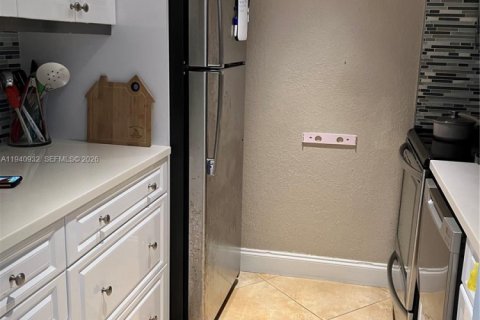 Appartement à louer à Hallandale Beach, Floride: 1 chambre, 58.53 m2 № 1998057 - photo 4