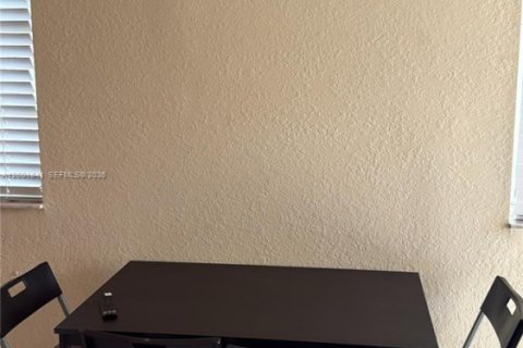 Immobilier commercial à louer à Miami, Floride: 281.59 m2 № 2170283 - photo 5