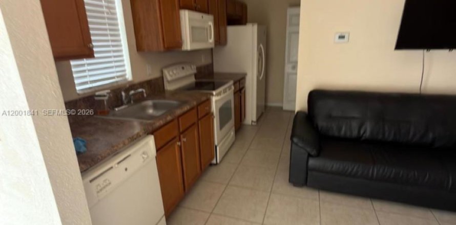 Immobilier commercial à Miami, Floride 281.59 m2 № 2170283
