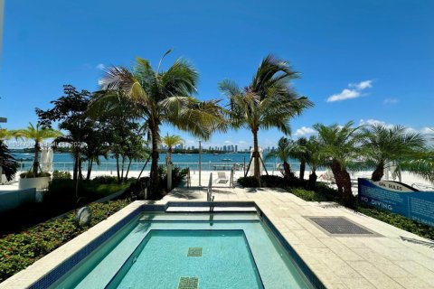 Condo in Miami Beach, Florida  № 2026883 - photo 28