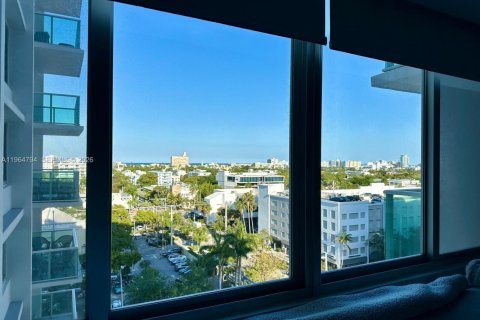 Condo in Miami Beach, Florida  № 2026883 - photo 4