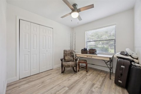 House in Geneva, Florida 3 bedrooms, 94.76 sq.m. № 2215980 - photo 11