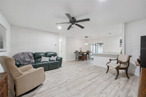 House in Geneva, Florida 3 bedrooms, 94.76 sq.m. № 2215980 - photo 6