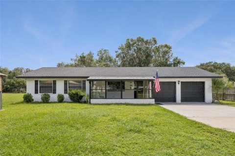 House in Geneva, Florida 3 bedrooms, 94.76 sq.m. № 2215980
