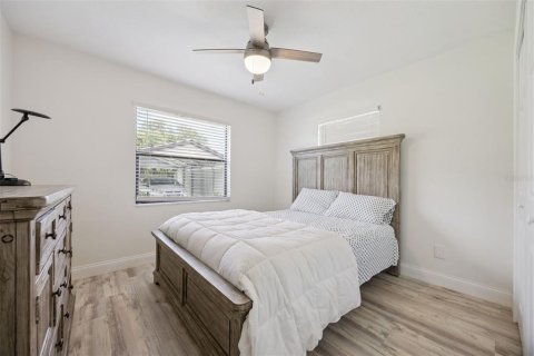 House in Geneva, Florida 3 bedrooms, 94.76 sq.m. № 2215980 - photo 13