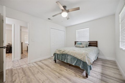 House in Geneva, Florida 3 bedrooms, 94.76 sq.m. № 2215980 - photo 14