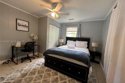 House in Fort Lauderdale, Florida 4 bedrooms, 123.56 sq.m. № 1985881 - photo 20