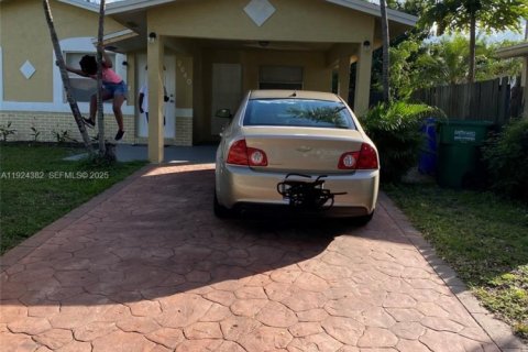 House in Fort Lauderdale, Florida 4 bedrooms, 123.56 sq.m. № 1985881 - photo 8