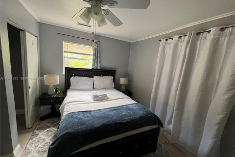 House in Fort Lauderdale, Florida 4 bedrooms, 123.56 sq.m. № 1985881 - photo 17