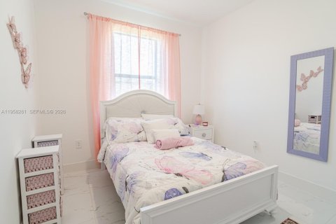 Купить коммерческую недвижимость в Лихай-Эйкерс, Флорида 208.29м2, № 2024748 - фото 5