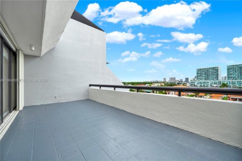 Condo in Sunny Isles Beach, Florida, 2 bedrooms  № 2081128 - photo 27