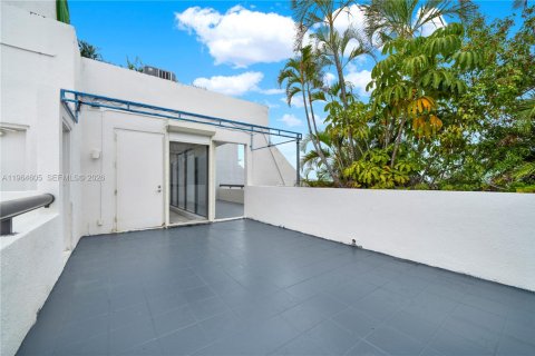 Condo in Sunny Isles Beach, Florida, 2 bedrooms  № 2081128 - photo 26