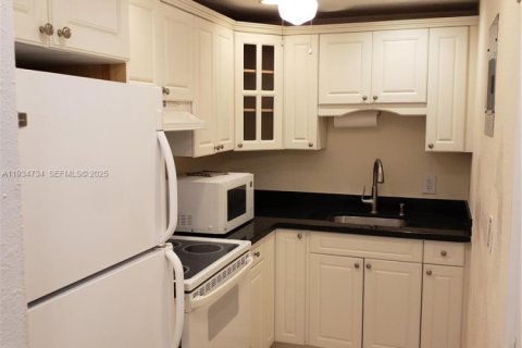 Condominio en alquiler en Fort Lauderdale, Florida, 1 dormitorio, 60.11 m2 № 1992811 - foto 3
