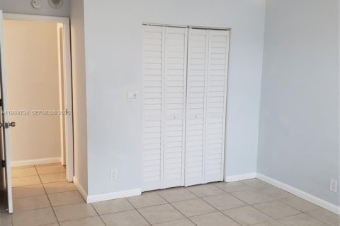 Condominio en alquiler en Fort Lauderdale, Florida, 1 dormitorio, 60.11 m2 № 1992811 - foto 5