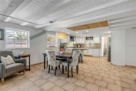 Villa ou maison à vendre à New Smyrna Beach, Floride: 4 chambres, 128.21 m2 № 1528737 - photo 4
