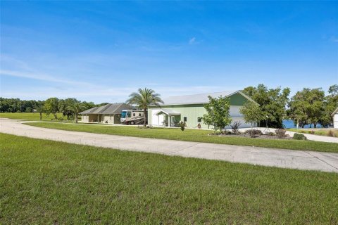 Casa en Crescent City, Florida 3 dormitorios, 146.41 m2 № 2266974