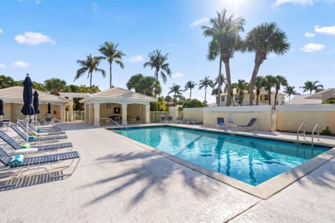 House in Jupiter, Florida 3 bedrooms, 210.7 sq.m. № 2188984 - photo 28