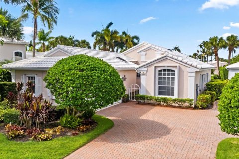 House in Jupiter, Florida 3 bedrooms, 210.7 sq.m. № 2188984