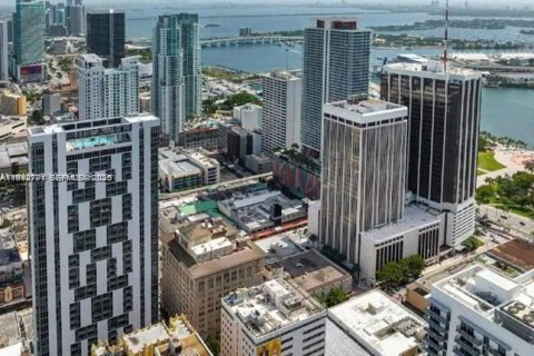 Condominio en alquiler en Miami, Florida, 2 dormitorios, 73.49 m2 № 2056706 - foto 4