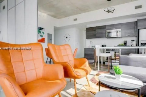 Condominio en alquiler en Miami, Florida, 2 dormitorios, 73.49 m2 № 2056706 - foto 5