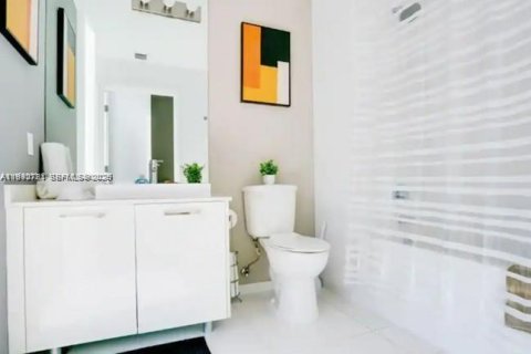 Condominio en alquiler en Miami, Florida, 2 dormitorios, 73.49 m2 № 2056706 - foto 14