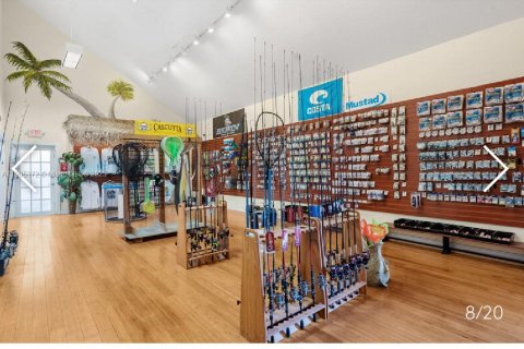 Commercial property in Key Largo, Florida № 2012506 - photo 11