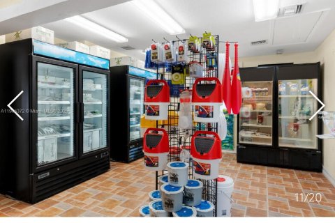 Commercial property in Key Largo, Florida № 2012506 - photo 14