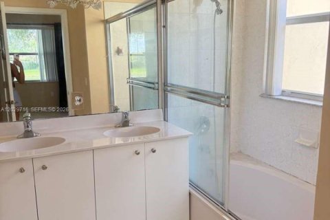 Villa ou maison à louer à Homestead, Floride: 3 chambres, 134.34 m2 № 2086574 - photo 10